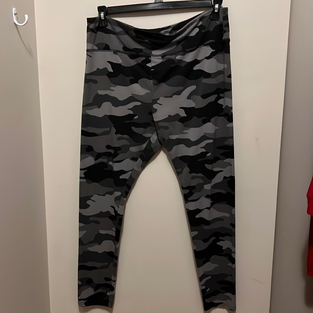 WildFable Camo Leggings XL